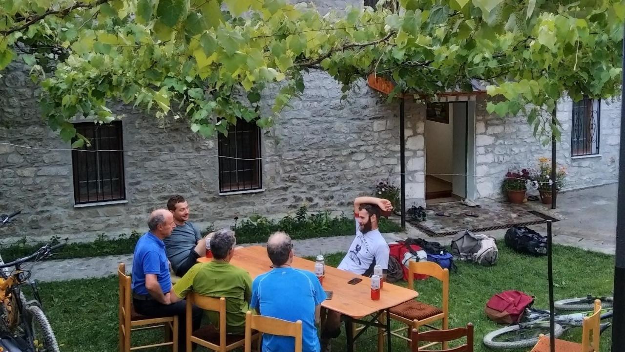 Guesthouse Shtini Fshat Exterior foto