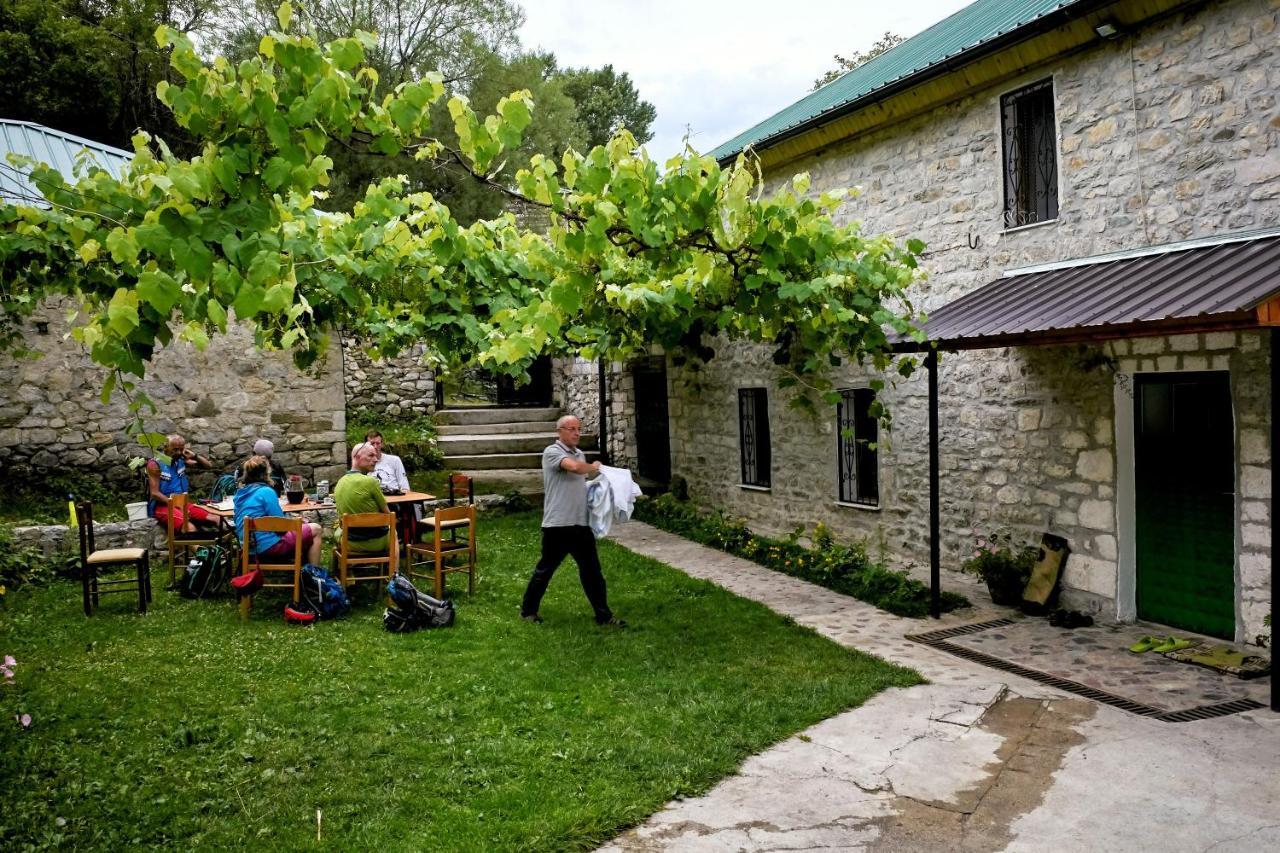 Guesthouse Shtini Fshat Exterior foto